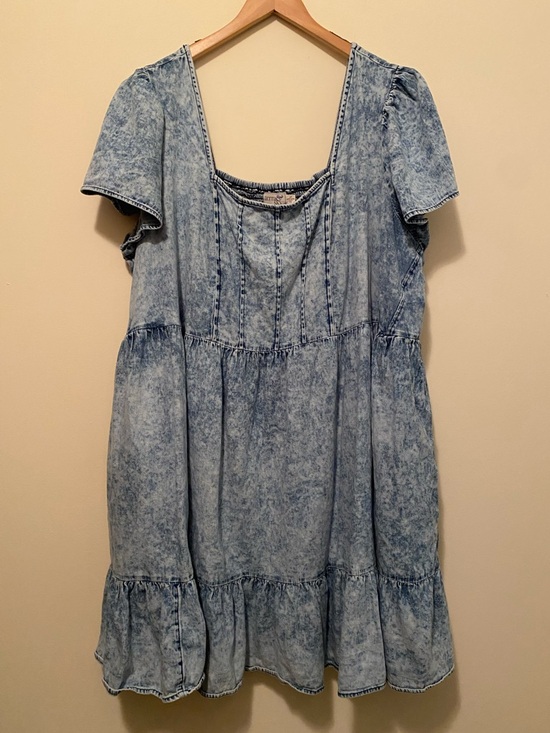 Terra & Sky Dresses & Skirts - Terra & Sky Light Acid Wash Denim Dress